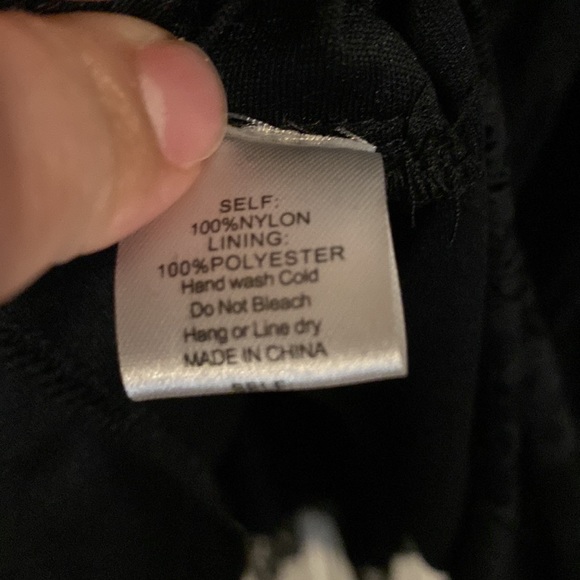 NWT lace dress with lace cap sleeves - Picture 4 of 10